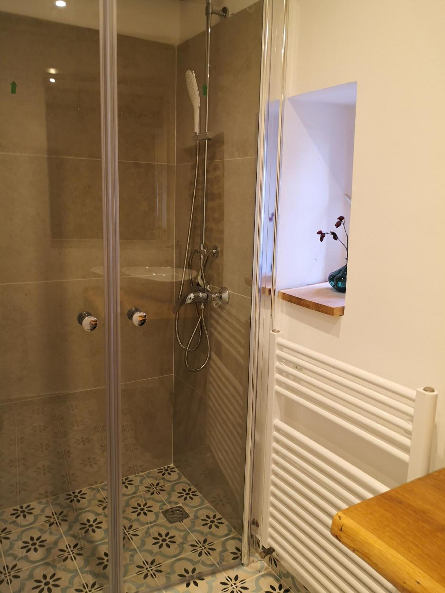 Fuenf Giebel Eck In Der Freiheit Am Ruhrtalradweg Hotel Wetter  Szoba fotó